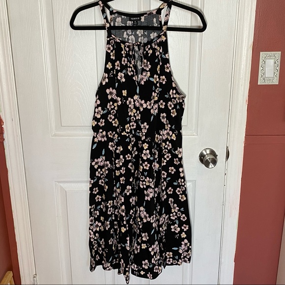 Torrid fit-and-flare dress - READ DESCRIPTION - Picture 4 of 7